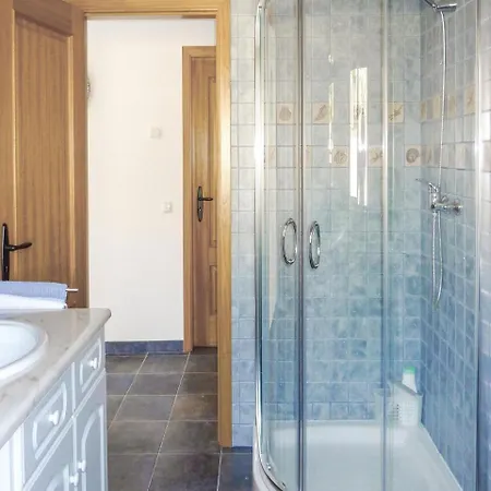 Three-bedroom Holiday In