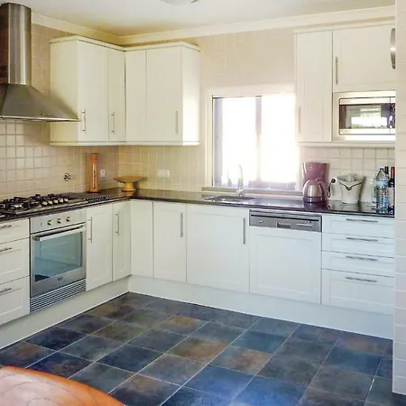 Three-bedroom Holiday In