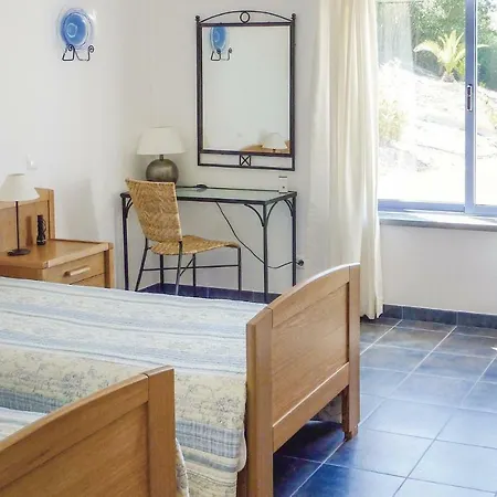 Three-bedroom Holiday In Обидуш