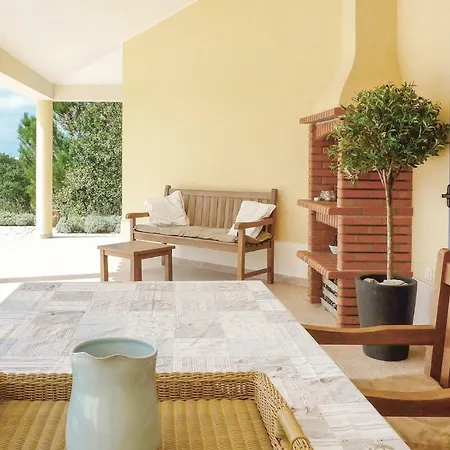Дом отдыха Three-bedroom Holiday In